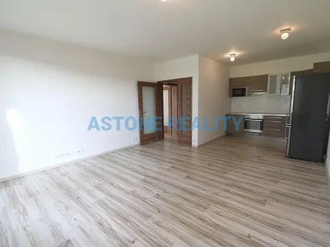 Pronájem bytu 2+kk, Praha - Vysočany, Sousedíkova, 60 m2