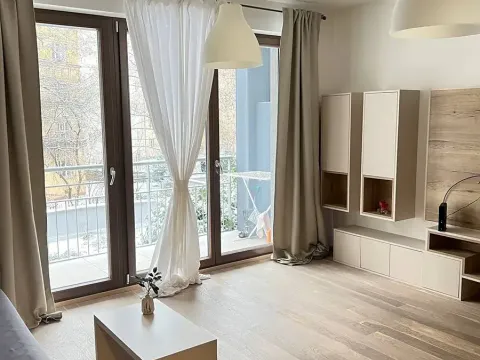 Pronájem bytu 2+kk, Praha - Vysočany, Bassova, 50 m2