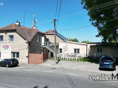 Pronájem ubytování, Dobrovice, 500 m2