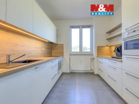 Prodej bytu 3+1, Hostouň - Holubeč, 86 m2