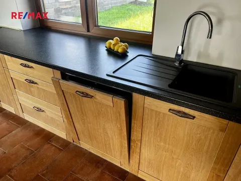 Prodej rodinného domu, Bánov, 197 m2