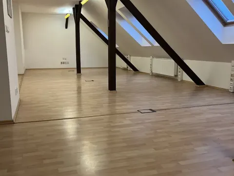 Pronájem kanceláře, Plzeň, Houškova, 136 m2