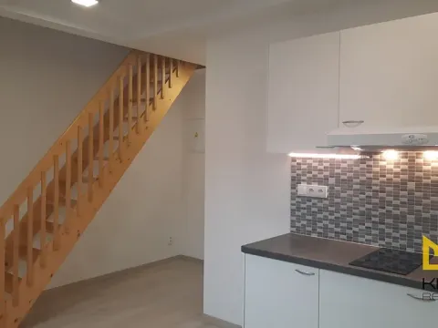 Pronájem bytu 2+kk, Praha - Smíchov, Nádražní, 35 m2