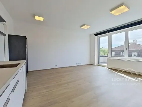 Pronájem bytu 1+kk, Praha - Velká Chuchle, Na hvězdárně, 35 m2
