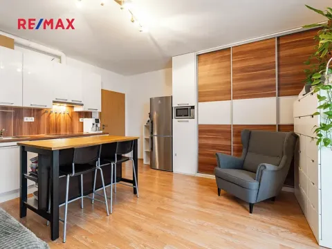 Prodej bytu 1+kk, Hostivice, Ječná, 32 m2