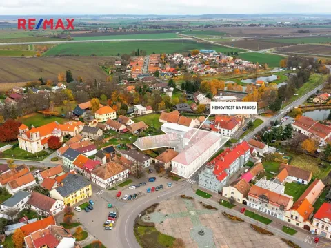 Prodej výrobních prostor, Dašice, náměstí T. G. Masaryka, 2490 m2