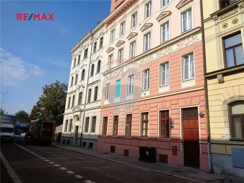 Pronájem bytu 1+kk, Praha - Holešovice, U papírny, 40 m2