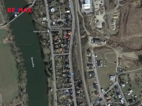 Prodej komerčního pozemku, Beroun, 3234 m2