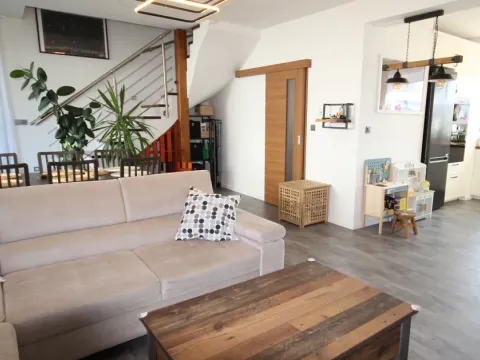 Pronájem bytu 2+kk, Dvůr Králové nad Labem, náměstí T. G. Masaryka, 58 m2