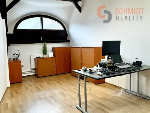 Pronájem kanceláře, Mikulov, Kostelní nám., 36 m2