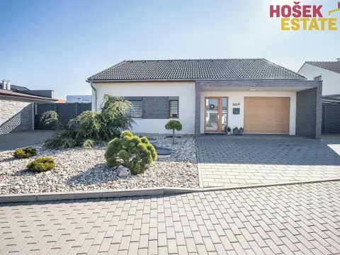 Prodej rodinného domu, Pohořelice, U Větrolamu, 160 m2