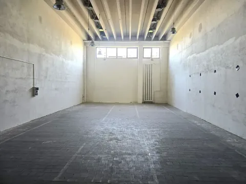 Pronájem skladu, Zlín, třída 3. května, 201 m2