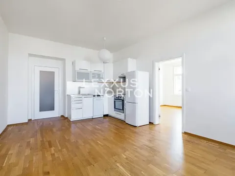 Pronájem bytu 2+kk, Praha - Žižkov, Žižkovo náměstí, 61 m2