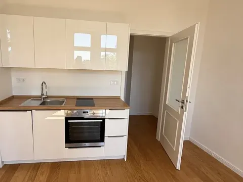 Pronájem bytu 2+kk, Praha - Nusle, 45 m2