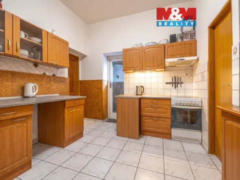 Prodej bytu 3+1, Nový Bor - Arnultovice, Gen. Svobody, 183 m2