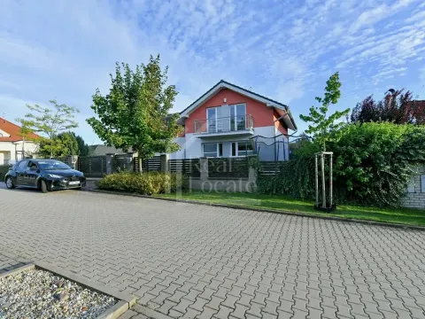 Pronájem vily, Zdiby, Centrální, 187 m2