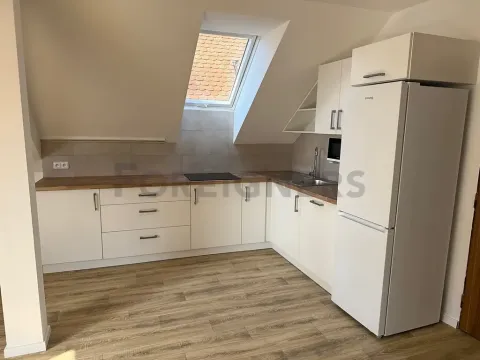 Pronájem bytu 2+1, Hradec Králové, Velké náměstí, 100 m2