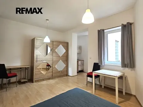 Pronájem bytu 1+kk, Praha - Michle, Magistrů, 27 m2