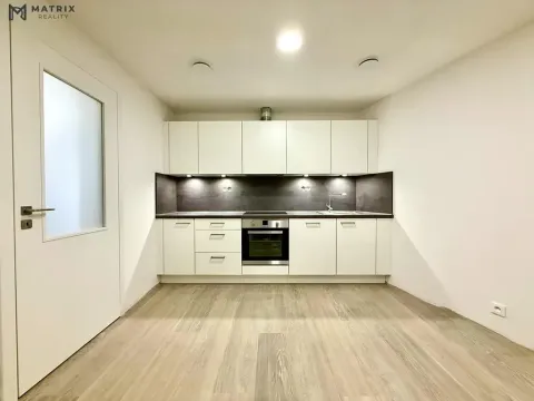 Pronájem bytu 2+1, Praha - Libeň, Zenklova, 74 m2