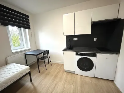Pronájem bytu 1+kk, Praha - Záběhlice, Macešková, 16 m2