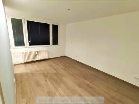 Pronájem bytu 1+kk, Tanvald, Sportovní, 37 m2