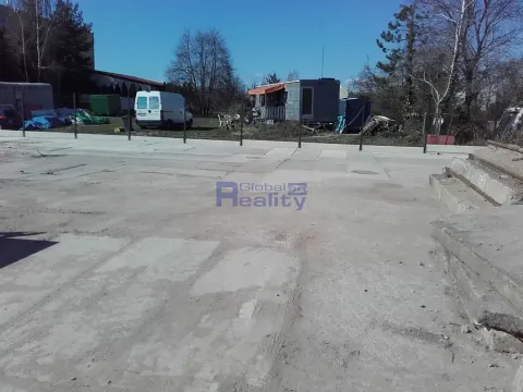 Pronájem komerčního pozemku, Hradec Králové, 1500 m2