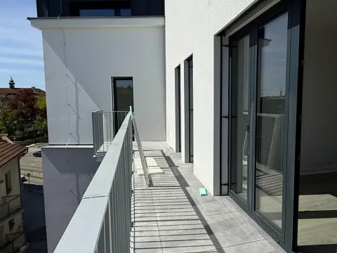 Pronájem bytu 2+1, Praha - Libeň, Zenklova, 64 m2