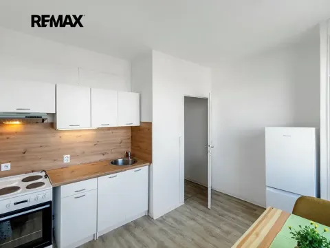 Prodej bytu 1+1, Hradec Králové, třída Edvarda Beneše, 41 m2