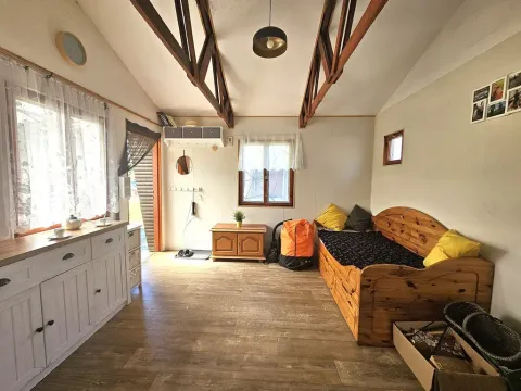 Pronájem chaty, Veltrusy, V Cihelnách, 21 m2