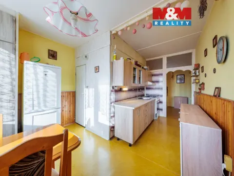 Prodej bytu 2+1, Karlovy Vary - Stará Role, Karlovarská, 61 m2