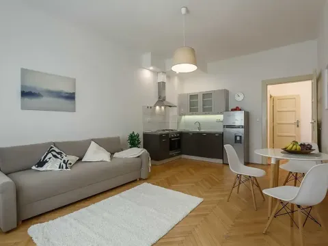Prodej bytu 2+kk, Praha - Strašnice, Černokostelecká, 48 m2