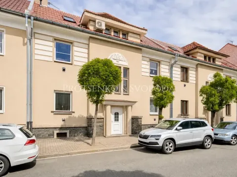 Prodej bytu 1+1, Kolín, U Borků, 58 m2