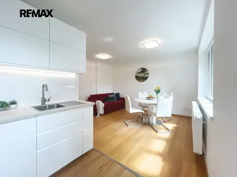 Prodej bytu 3+kk, Luhačovice, Lesní, 74 m2
