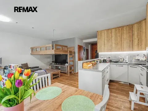 Prodej bytu 2+kk, Kamenice, Jednosměrná, 72 m2