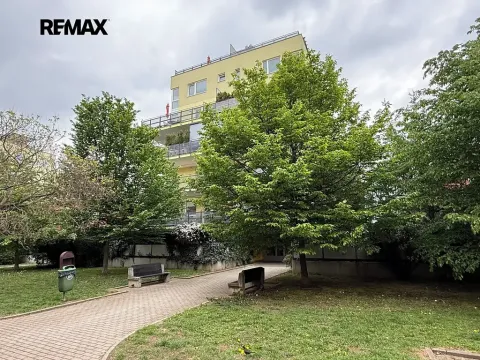 Pronájem bytu 2+kk, Praha - Hlubočepy, Kováříkova, 57 m2