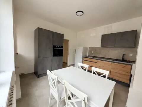 Pronájem bytu 2+1, Aš, Hlavní, 77 m2