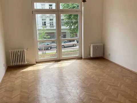 Pronájem bytu 1+kk, Praha - Břevnov, Bělohorská, 40 m2
