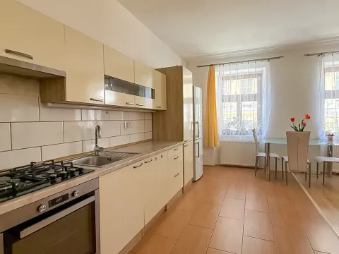 Pronájem bytu 2+kk, Jihlava, Komenského, 50 m2