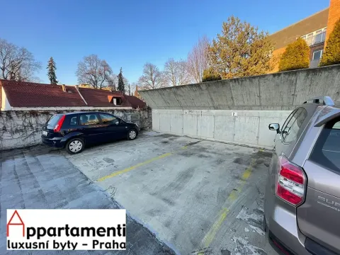 Pronájem garážového stání, Praha - Uhříněves, 12 m2