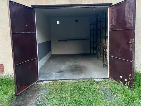 Pronájem garáže, Kostelec nad Orlicí, 21 m2