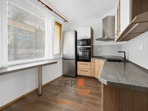 Prodej bytu 3+1, Litomyšl, Komenského nám., 82 m2