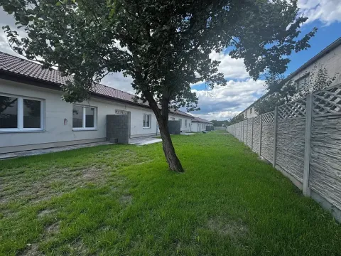 Pronájem bytu 4+kk, Plaňany, Náměstí, 81 m2