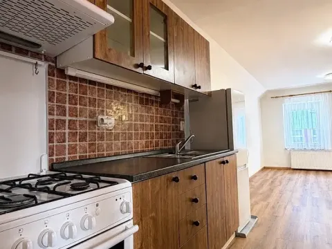 Pronájem bytu 1+kk, Kladno - Kročehlavy, Kročehlavská, 35 m2