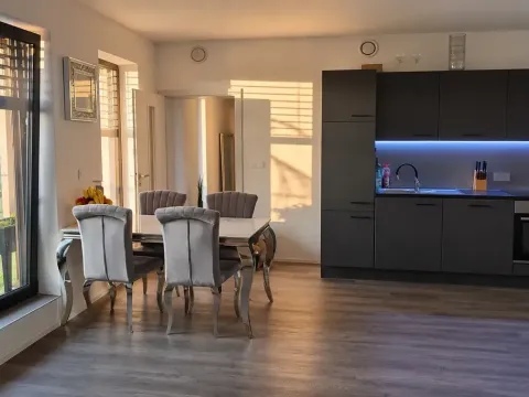 Pronájem bytu 2+kk, Hluboká nad Vltavou, Potoční, 52 m2