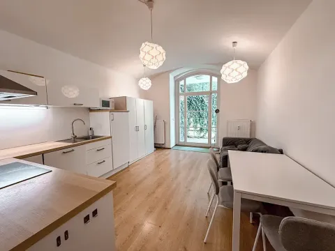 Pronájem bytu 3+kk, Praha - Žižkov, Žerotínova, 79 m2