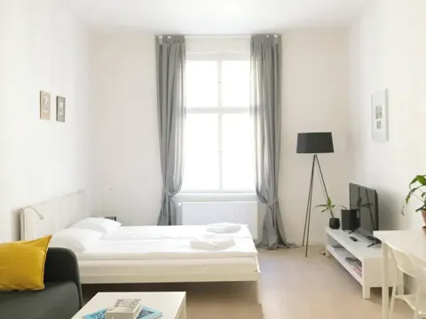 Pronájem bytu 1+kk, Praha - Žižkov, Štítného, 36 m2