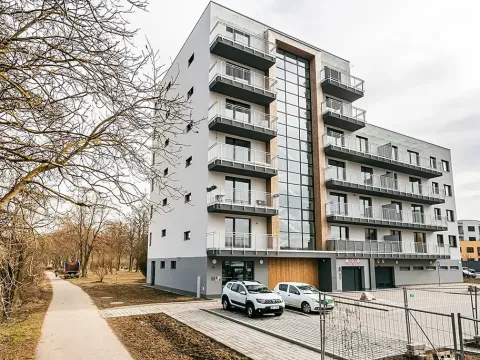 Pronájem garážového stání, Brno, Wágnerova, 15 m2