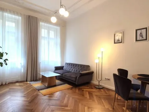 Pronájem bytu 3+1, Praha - Žižkov, Husitská, 76 m2