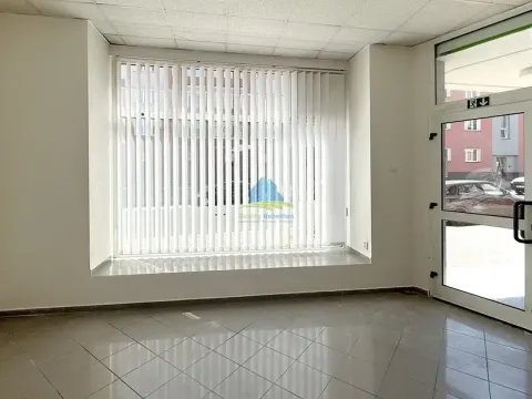 Pronájem obchodního prostoru, Aš, Hlavní, 32 m2