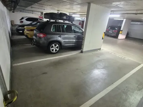 Pronájem garážového stání, Praha - Vysočany, Pod Harfou, 14 m2